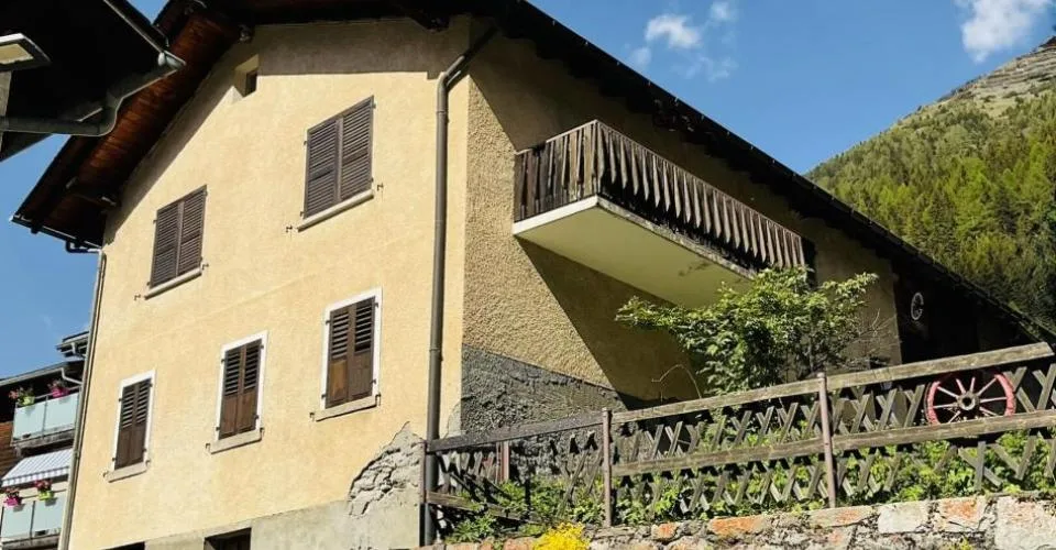 Maison villageoise de deux logements distincts