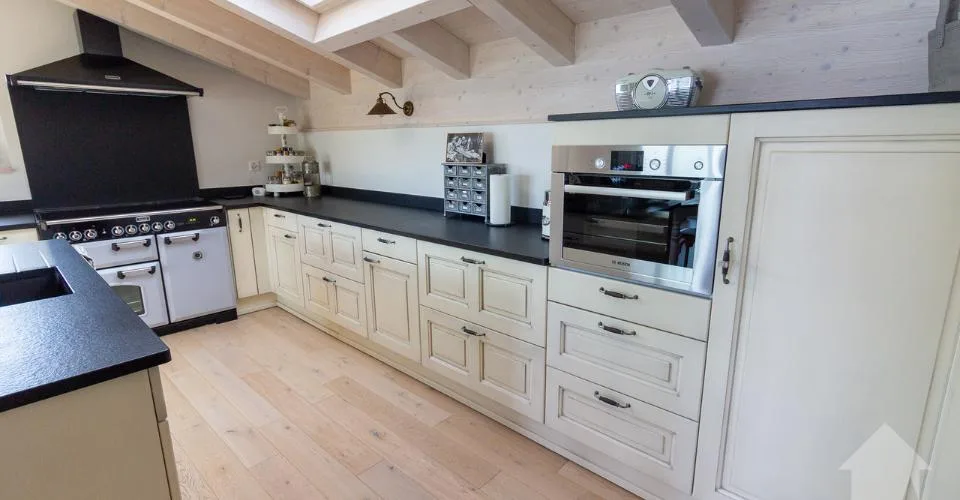 Magnifique attique en duplex de 4,5 pces d'une surface de 118m2 hab – Foto 6 von 13