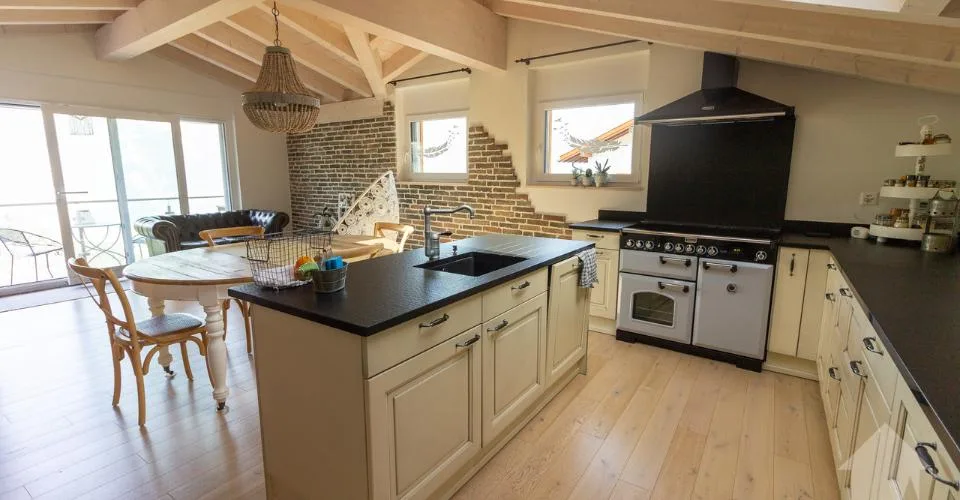 Magnifique attique en duplex de 4,5 pces d'une surface de 118m2 hab – Foto 7 von 13
