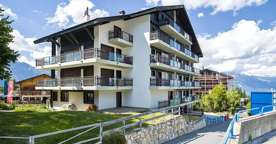 Grand appartement traversant de 5.5 pièces à rénover, 140 m2, terrasse