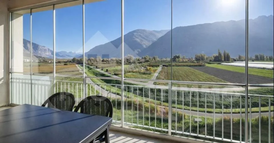 APPARTEMENT DANS LES BAINS DE SAILLON