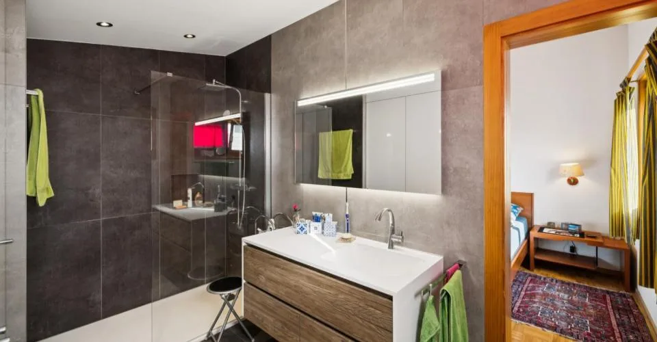 Villa d'Exception avec vue Panoramique & Élégance Contemporaine – Foto 8 von 11