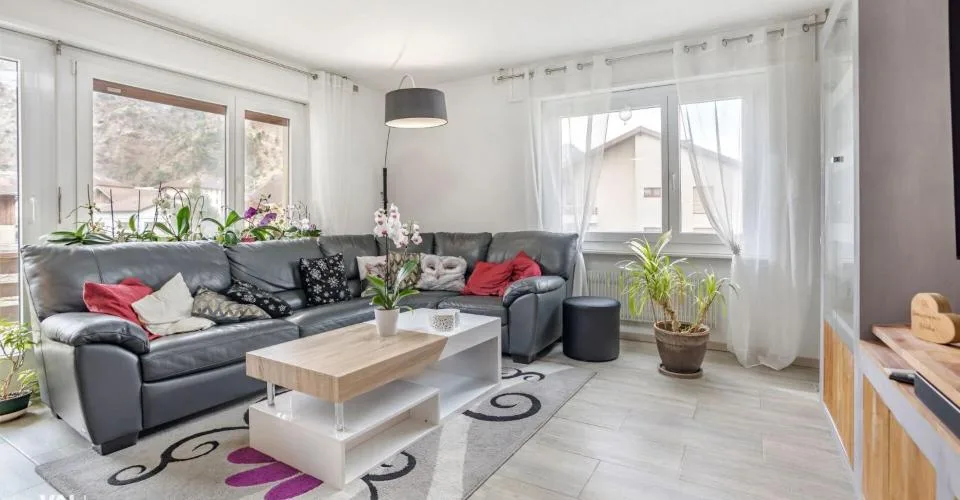 Stilvoll renoviert mit viel Platz und Charme – photo 2 sur 13