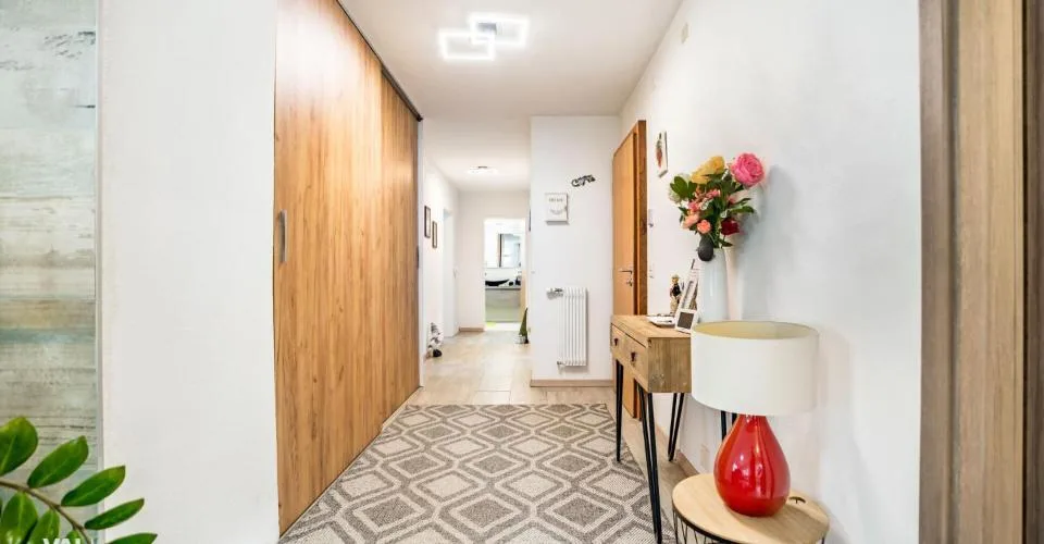 Stilvoll renoviert mit viel Platz und Charme – photo 7 sur 13