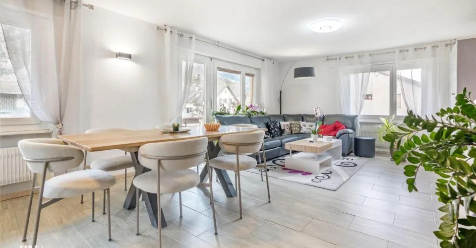 Stilvoll renoviert mit viel Platz und Charme – photo 4 sur 13