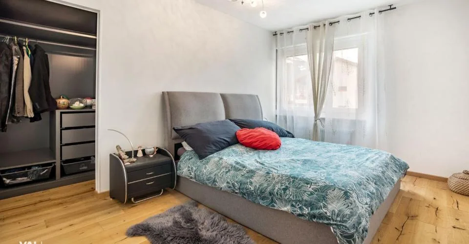 Stilvoll renoviert mit viel Platz und Charme – photo 8 sur 13