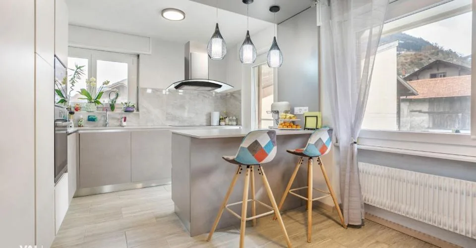 Stilvoll renoviert mit viel Platz und Charme – photo 5 sur 13