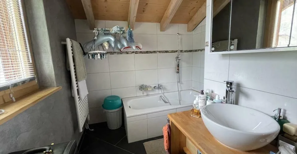 Grange rénovée – appartement indépendant, jardin et parking
