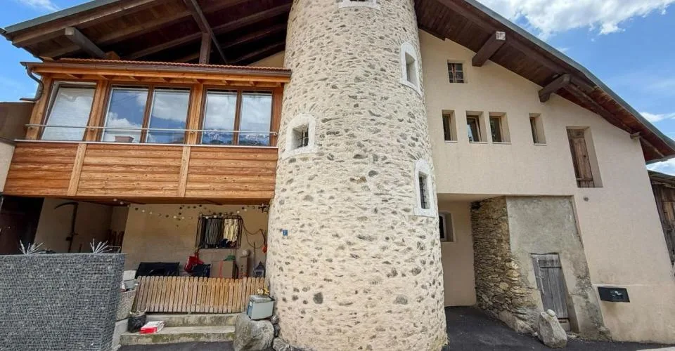 Maison de village avec trois logements à Savièse