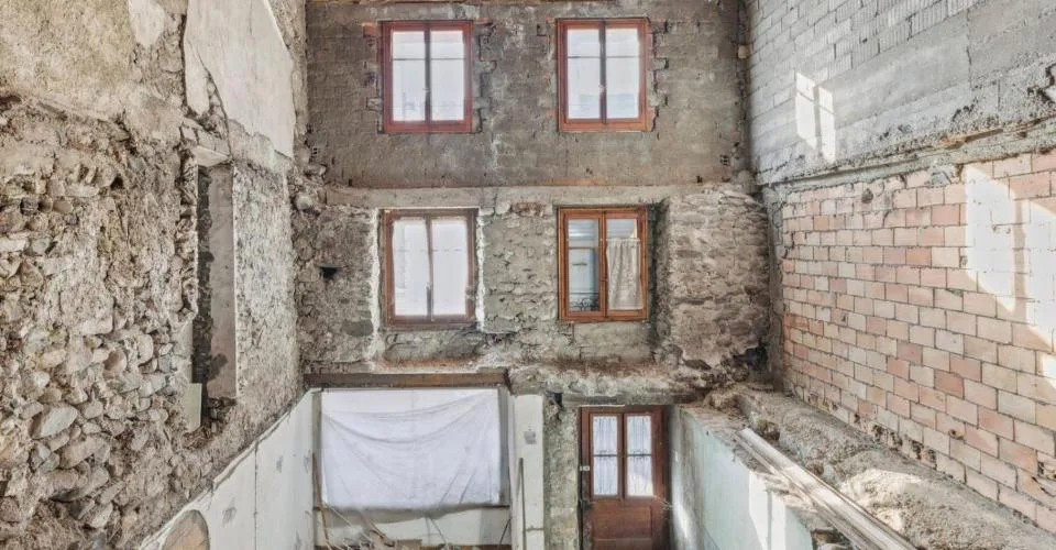 Charmante maison de village à rénover. Un projet authentique !