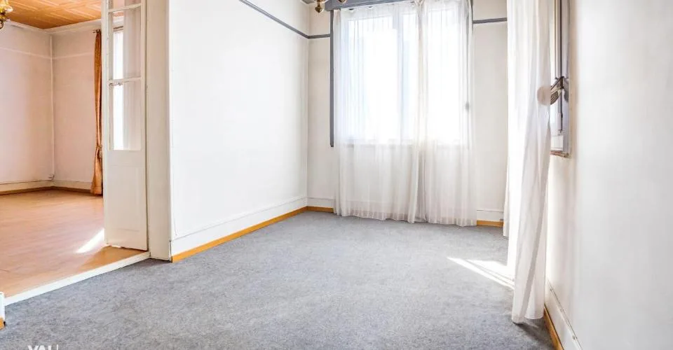 Appartement 4,5 pces, avec atelier dépôt de 64 m2, à rénover