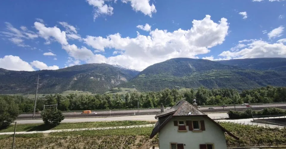 2 GRANGES À RÉNOVER SIERRE TERRAIN DE 780m2