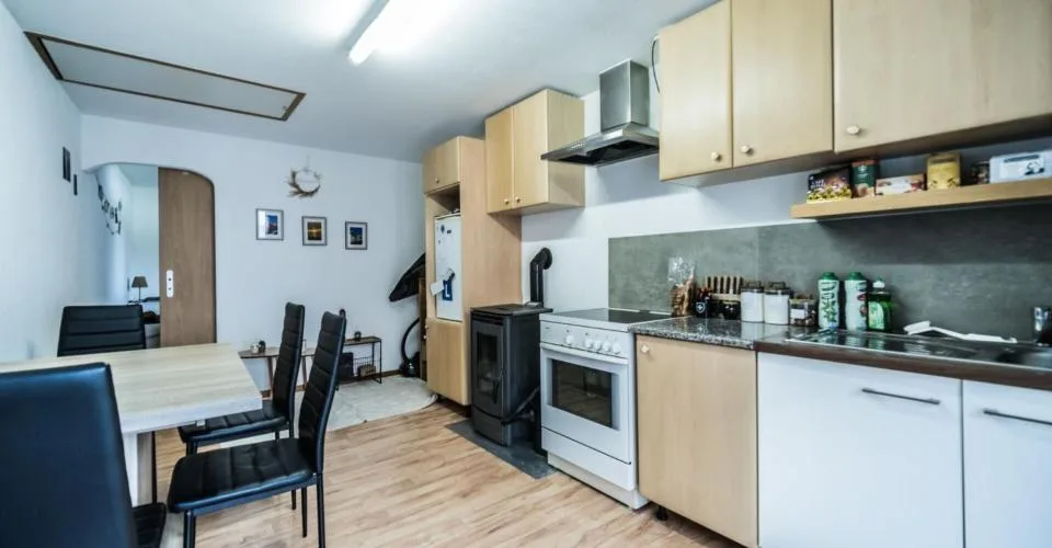 Petite maison villageoise constitutée de deux studios