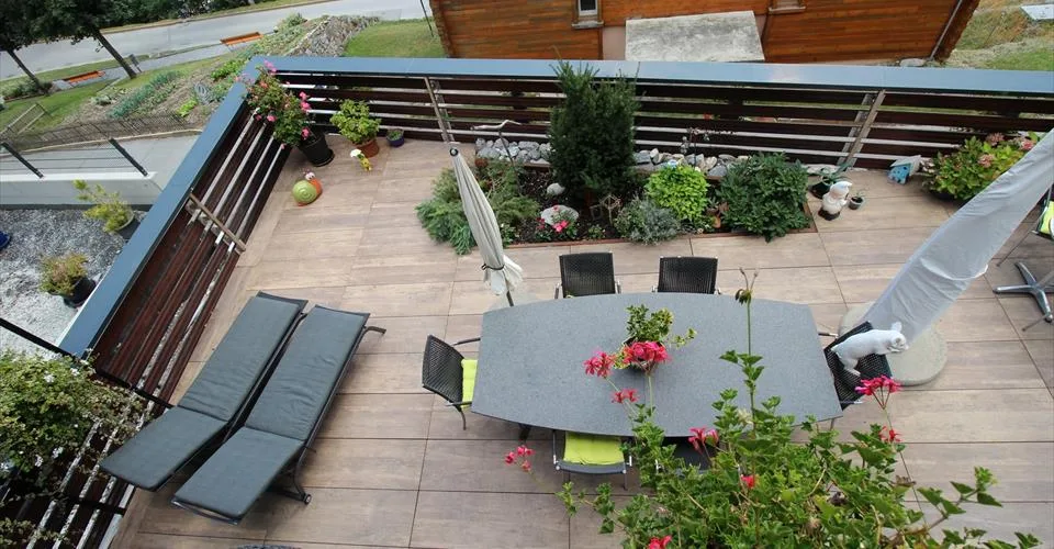 CHALET TARA, chalet exclusif de luxe de 6,5 pièces dans un emplacement central et ensoleillé, entièrement rénové