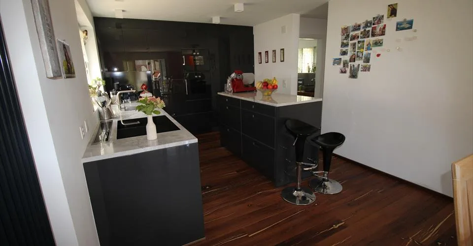 CHALET TARA, chalet exclusif de luxe de 6,5 pièces dans un emplacement central et ensoleillé, entièrement rénové
