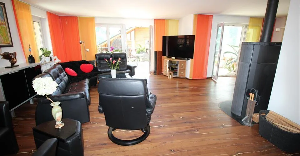CHALET TARA, chalet exclusif de luxe de 6,5 pièces dans un emplacement central et ensoleillé, entièrement rénové