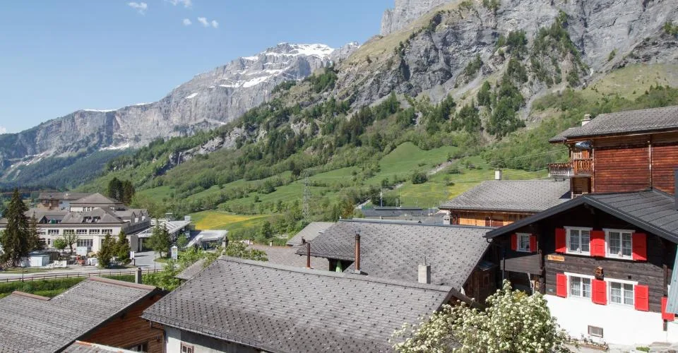 Appartementhaus 1.5-08, grand studio lumineux / bureau