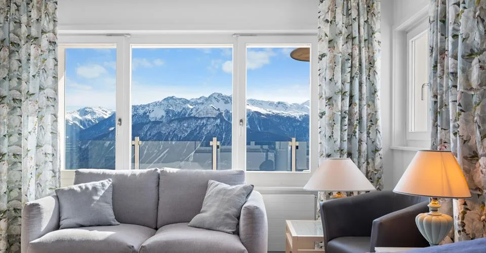 Villa sur toit avec piscine intérieure privative – Foto 4 von 9