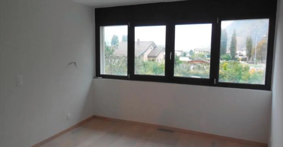 Triplex avec ascenceur privatif dans une environnement magnifique. Finitions au gré du preneur