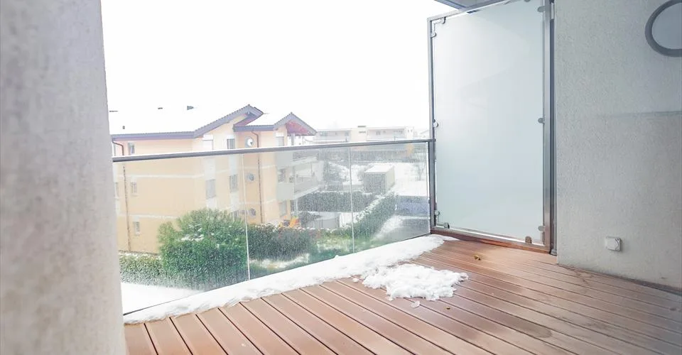 Triplex avec ascenceur privatif dans une environnement magnifique. Finitions au gré du preneur