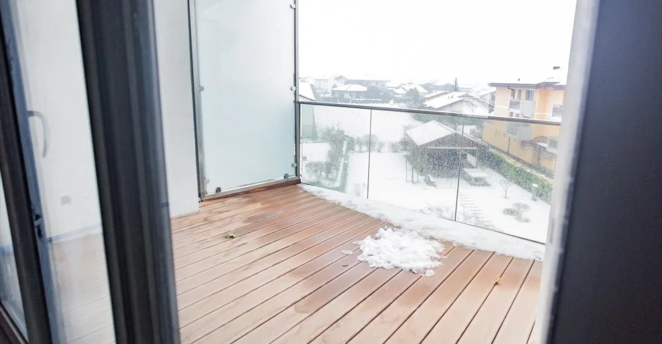 Triplex avec ascenceur privatif dans une environnement magnifique. Finitions au gré du preneur