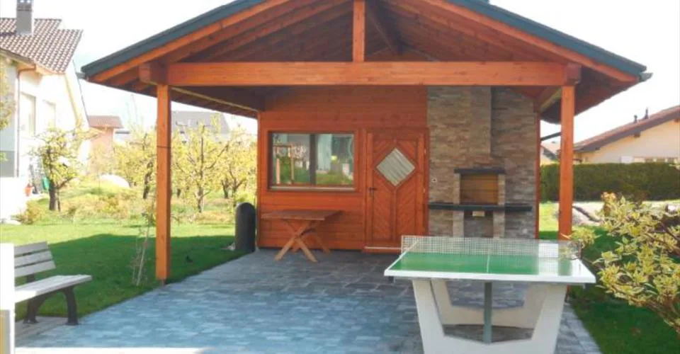 Triplex avec ascenceur privatif dans une environnement magnifique. Finitions au gré du preneur