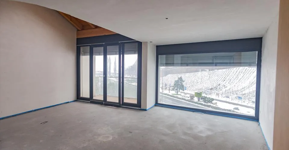 Triplex avec ascenceur privatif dans une environnement magnifique. Finitions au gré du preneur