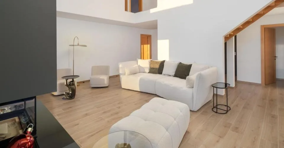Chalet moderne à Crans-Montana avec vue imprenable – Foto 4 von 12
