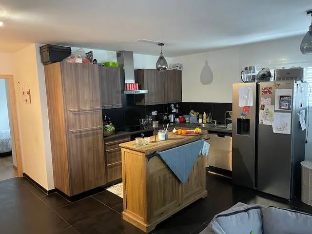 Appartement moderne. lumineux et proche du centre ville