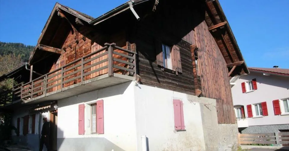 Vérossaz Chalet-Grange à Transformer en 2 appartements spacieux