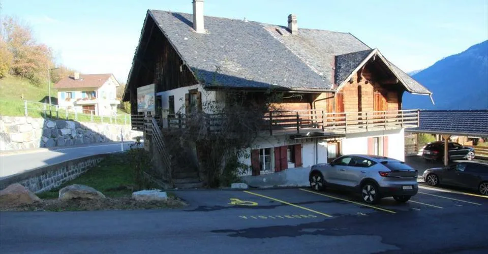 Vérossaz Chalet-Grange à Transformer en 2 appartements spacieux