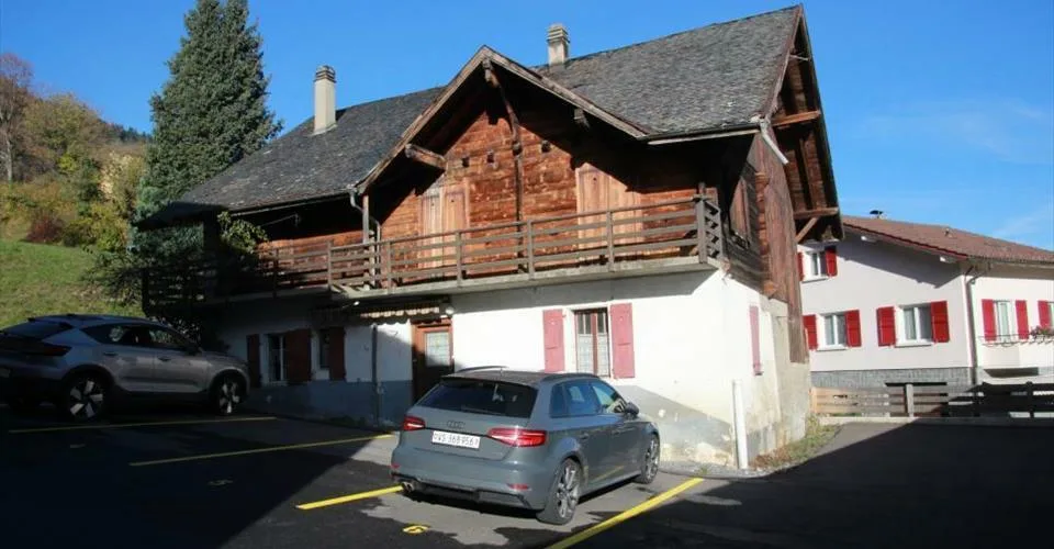 Vérossaz Chalet-Grange à Transformer en 2 appartements spacieux