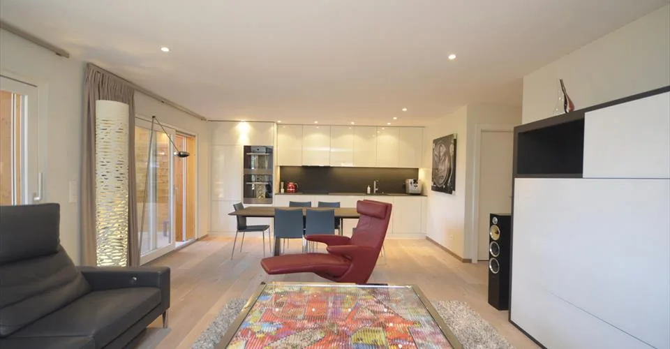 Luxueux 4.5 meublé avec grand balcon, en résidence secondaire