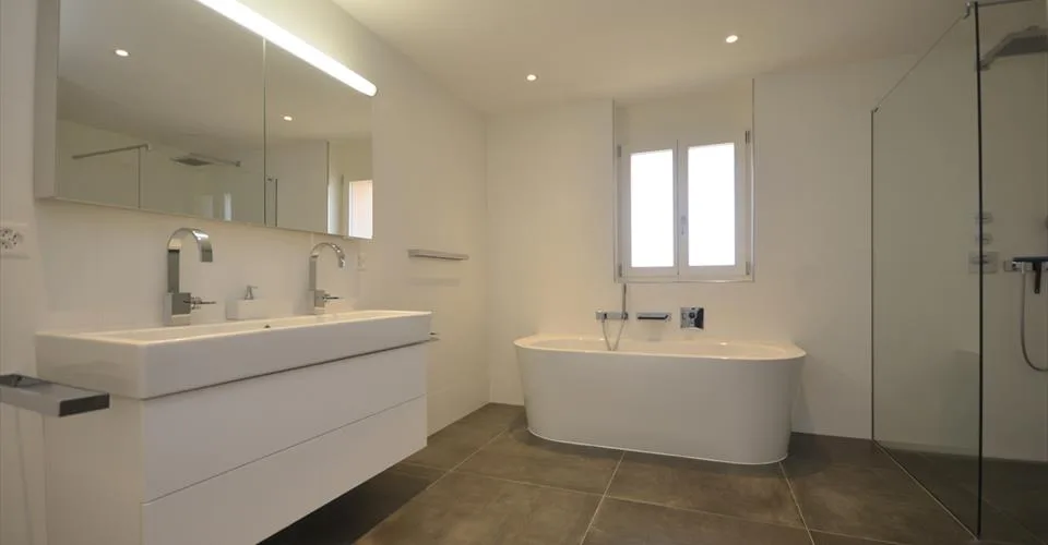 Luxueux 4.5 meublé avec grand balcon, en résidence secondaire