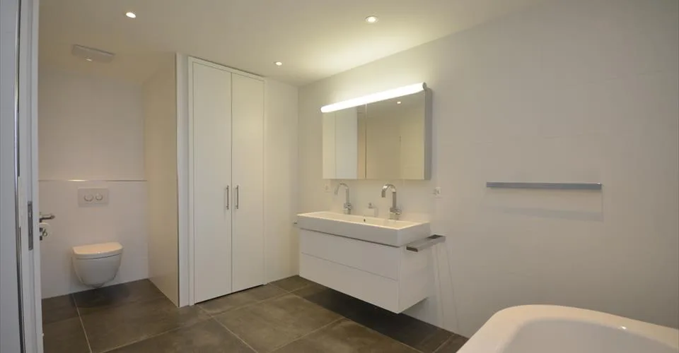 Luxueux 4.5 meublé avec grand balcon, en résidence secondaire