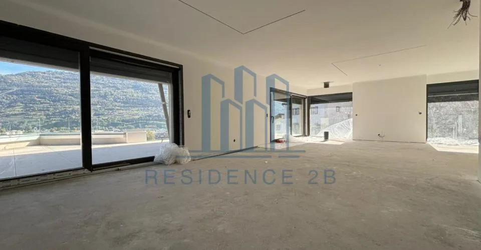 Attique d'exception de 7.5 pièces à Gravelone