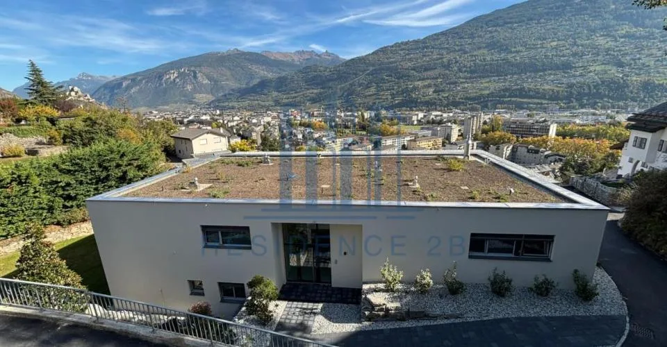 Attique d'exception de 7.5 pièces à Gravelone