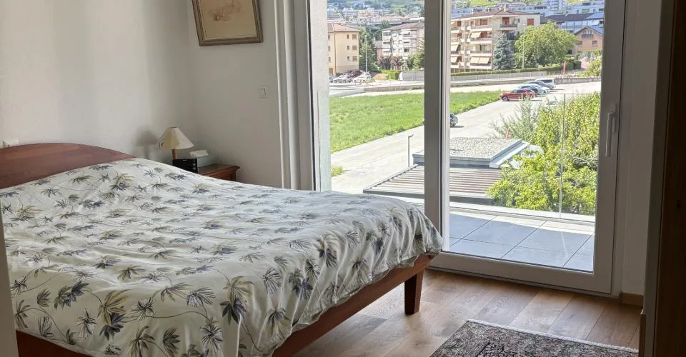 Spacieux appartement contemporain de 4.5 pièces avec grande terrasse
