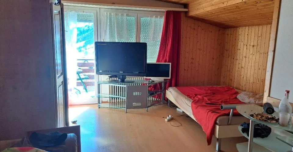 1.5-07, appartement lumineux et confortable de 1.5 pièces avec balcon orienté sud et belle vue