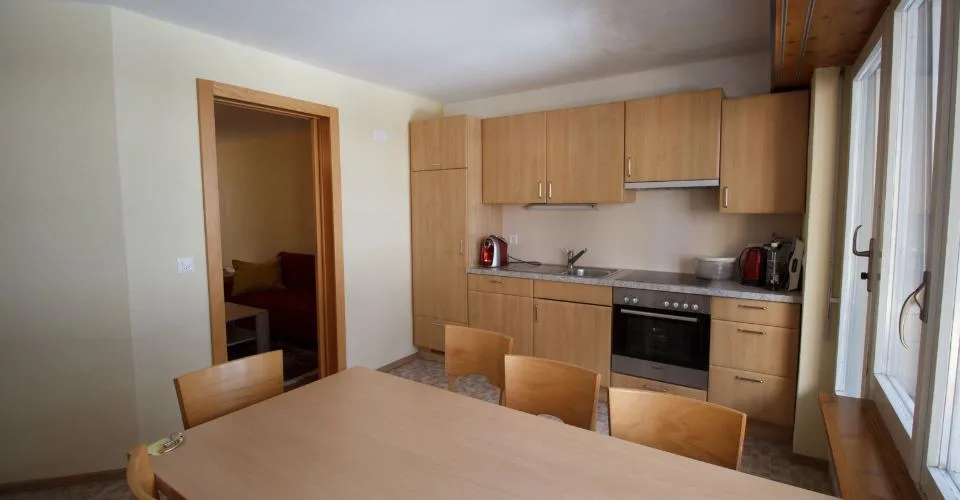 Appartement 3.5-12, appartement de 3,5 pièces de haute qualité avec 2 balcons en centre-ville