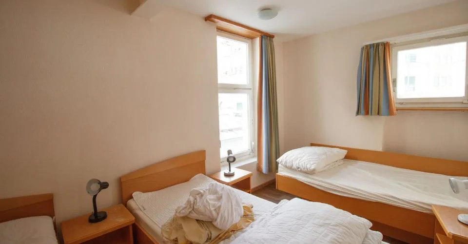 Appartement 3.5-12, appartement de 3,5 pièces de haute qualité avec 2 balcons en centre-ville