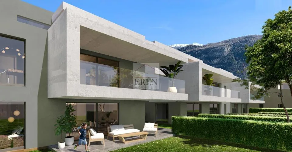 Appartement 3,5 pièces au rez de chaussée avec terrasse et pelouse