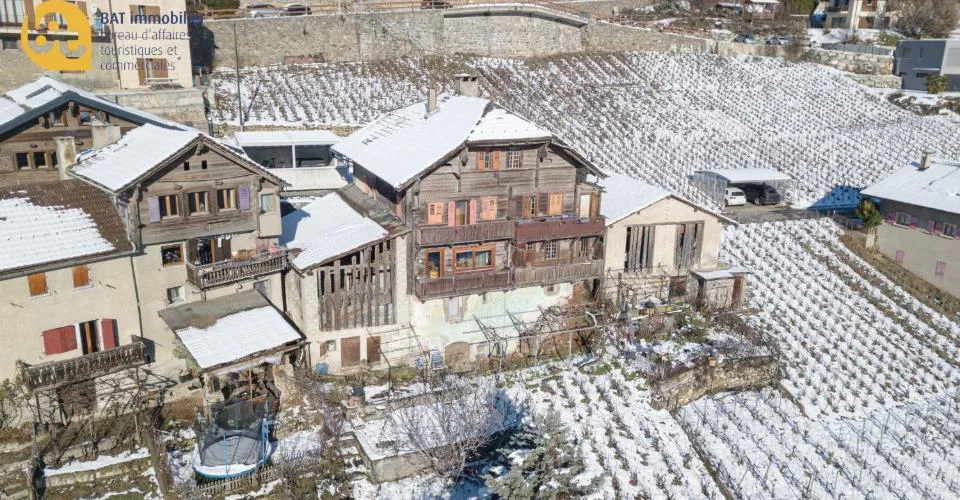 Ollon - immeuble avec grange à rénover et mayen en option