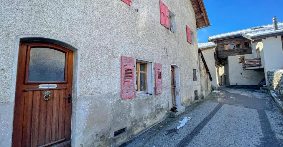 Ollon - immeuble avec grange à rénover et mayen en option