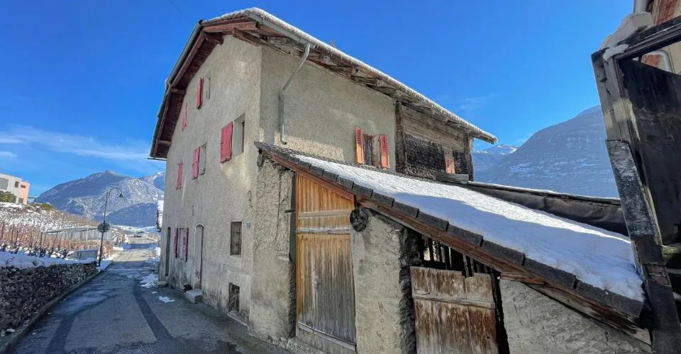 Ollon - immeuble avec grange à rénover et mayen en option