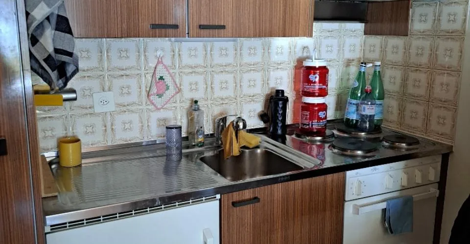 Appartementhaus 1.5-06, helle und gemütliche 1.5-Zimmerwohnung mit Südbalkon und schöner Aussicht