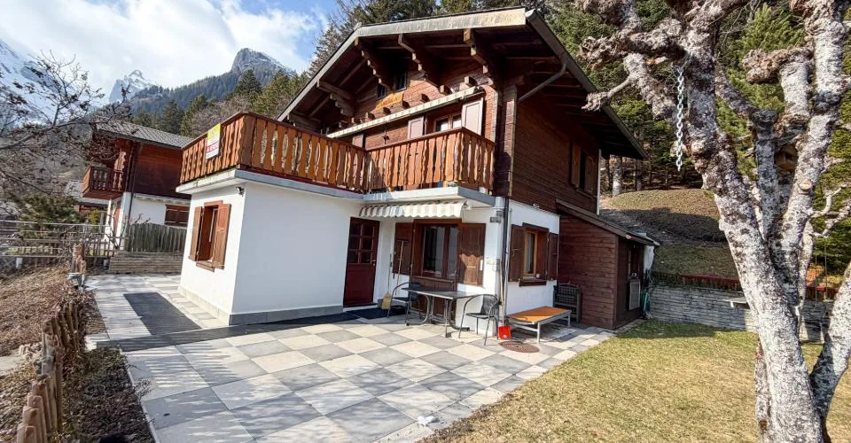 Chalet orienté sud-ouest en lisière de forêt à Ovronnaz/Valais – Foto 17 von 22
