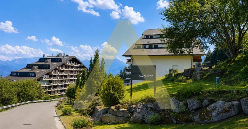 Cosy appartement meublé avec loggia dans un cadre verdoyant