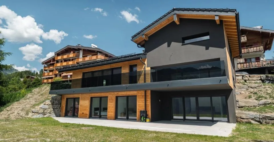 Chalet neuf à Crans-Montana avec vue panoramique