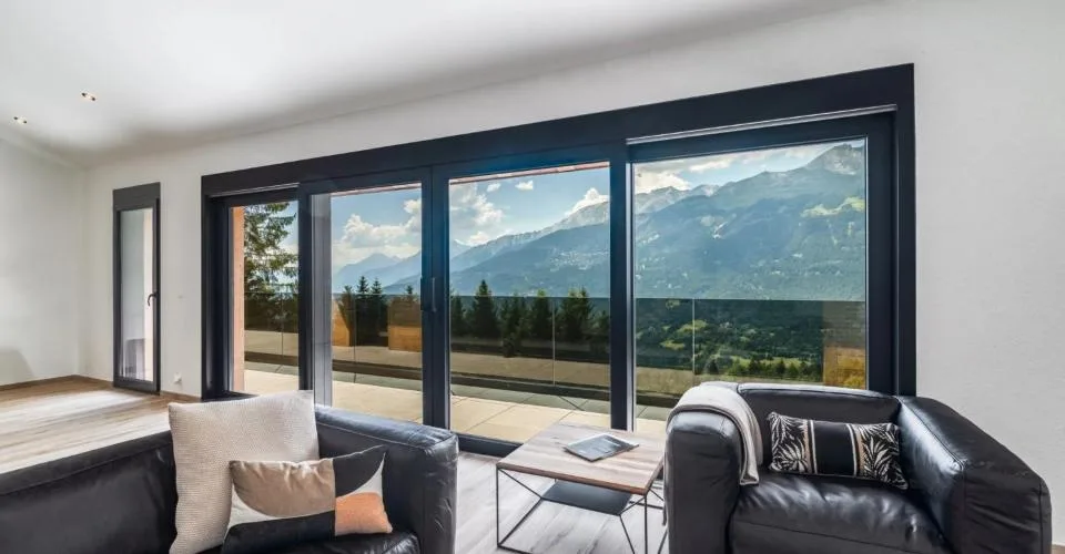 Chalet neuf à Crans-Montana avec vue panoramique